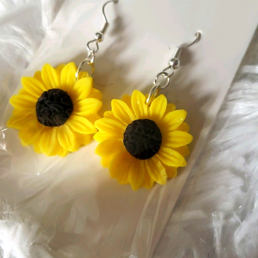 💕2 for $6 Sunflower earrings